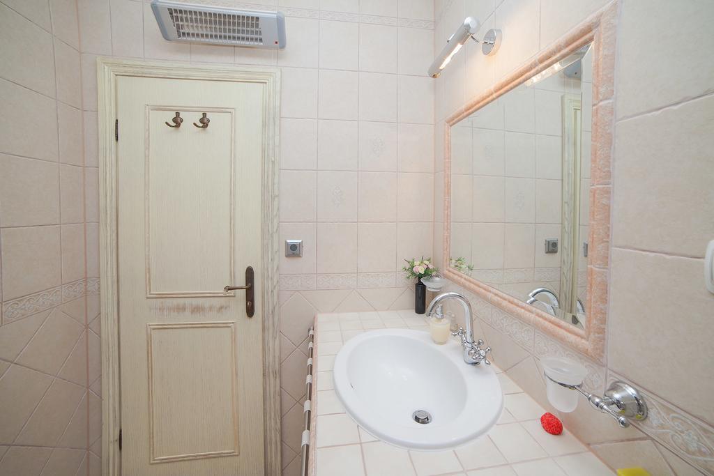 Nika Hotel Čatrnja Екстериор снимка